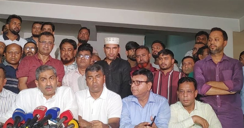 আহত ও নিহত পরিবারের সদস্যদের হাতে এককালীন আর্থিক সহায়তা তুলে দেন বিএনপি’র এই যুগ্ম-মহাসচিব।