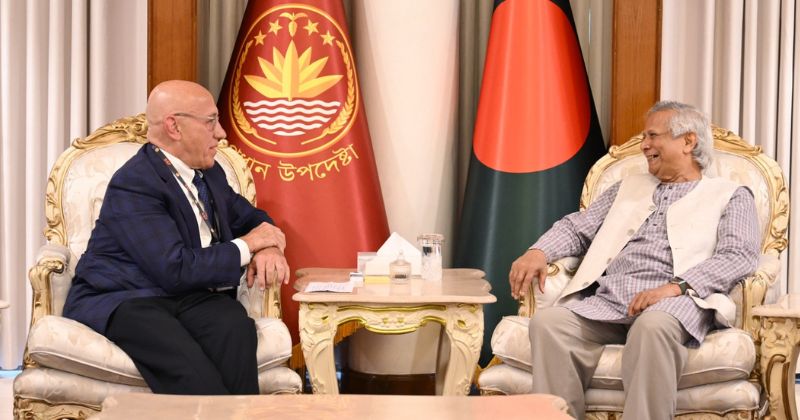 প্রধান উপদেষ্টা অধ্যাপক মুহাম্মদ ইউনূসের সঙ্গে জাতিসংঘের দূত টম অ্যান্ড্রুজ এর সৌজন্য সাক্ষাৎ