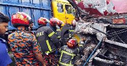 কালুখালীতে বাস-ট্রাক মুখোমুখি সংঘর্ষে ২২ জন আহত