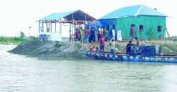৩ জেলার মিলনবিন্দুতে ২০০ পরিবারের বসতি, খোঁজ নেয় না কেউ
