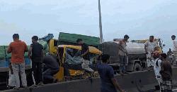 যমুনা সেতুতে ত্রিমুখী সংঘর্ষে যানজট