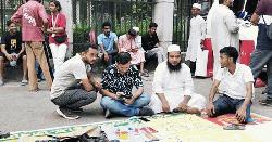 ফজলুর রহমানের বাসার সামনে ছাত্র-জনতার বিক্ষোভ, সেনা মোতায়েন