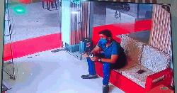 ৪টি স্মার্ট টিভি নিয়ে হোটেল থেকে উধাও পর্যটক 