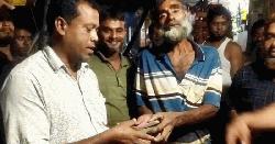 কুড়িয়ে পাওয়া ২ লাখ ৮০ হাজার টাকা মালিককে ফেরত দিলেন ভ্যানচালক