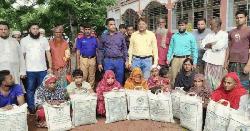 শার্শায় বন্যার্ত ১০০ পরিবারের মাঝে ত্রাণ বিতরণ