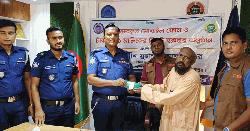 পিরোজপুরে ২০টি হারানো মোবাইল উদ্ধার, মালিকদের কাছে হস্তান্তর