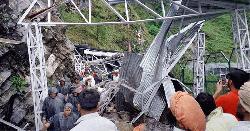 অবিরাম বৃষ্টিতে বিপর্যস্ত ভারতের জম্মু-কাশ্মীর, ভূমিধসে ৩১ জনের মৃত্যু