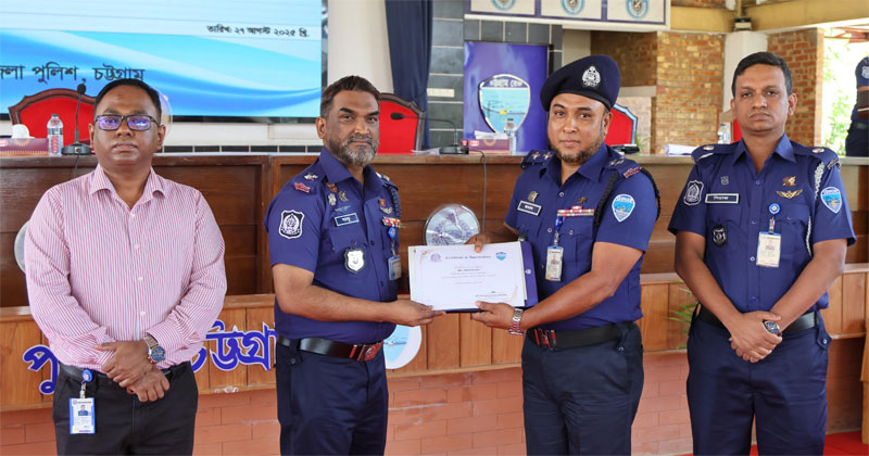 বাঁশখালী থানার উপ-পরিদর্শক (এসআই) মো. জামাল হোসেন