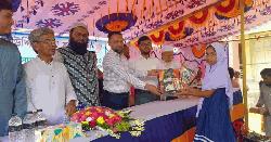 দেবিদ্বারে শিক্ষার্থীদের মাঝে শিক্ষা উপকরণ বিতরণ ও বৃক্ষরোপণ
