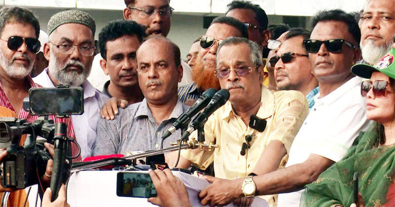 বরিশাল নগরীর ফজলুল হক অ্যাভিনিউতে বিএনপির প্রতিষ্ঠাবার্ষিকী উপলক্ষ্যে এক সমাবেশে জয়নুল আবেদীন