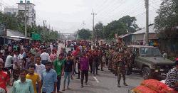 নীলফামারীতে শ্রমিক-সেনাবাহিনী-পুলিশ সংঘর্ষে নিহত ১, আহত ১০