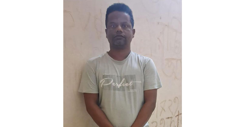 তার বিরুদ্ধে হত্যা, পুলিশের উপর হামলা, মারামারিসহ বিভিন্ন অভিযোগে ৮টি মামলা রয়েছে