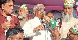 ‘পিআর খায় না গায়ে দেয় অনেকে জানে না’