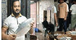 ১২ হাজার টাকায় বিক্রি হলো এক ইলিশ!