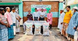 হিলিতে কৃষকদের মাঝে বিনামূল্যে মাসকলাইয়ের বীজ ও সার বিতরণ
