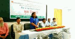 বদলগাছীতে কৃষকদের মাঝে বিনামূল্যে মাষকলাই বীজ ও সার বিতরণ