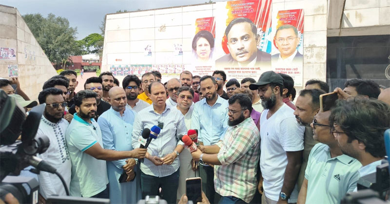 আমরা চাই- স্বাধীনতার ঘোষক শহীদ রাষ্ট্রপতি জিয়াউর রহমানের মাজারে সবাই আসুক