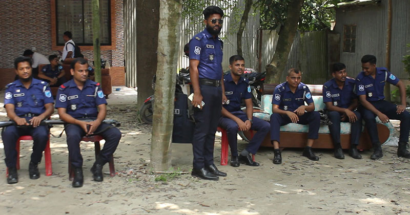দরবার ও পুলিশের গাড়ি ভাংচুর মামলায় গ্রেপ্তার ৫ 