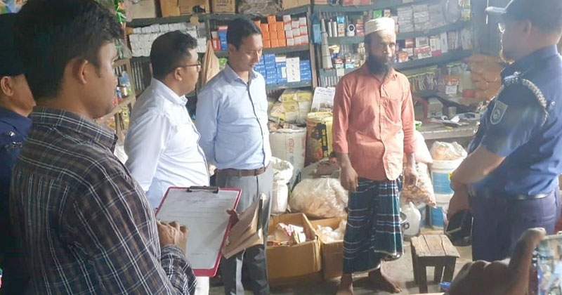 নাগেশ্বরীতে সারের দাম বেশি রাখায় সাব ডিলারের জরিমানা