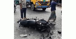 নোয়াখালীতে ট্রাকের ধাক্কায় মোটরসাইকেল আরোহী তরুণের মৃত্যু, আহত ১