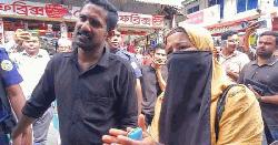 ব্ল্যাকমেইল করে ১৯ লাখের পর ৩৫ লাখ টাকা নিতে এসে ধরা প্রতারক দম্পতি