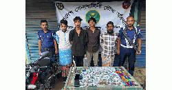 আশুলিয়ায় যৌথ বাহিনীর অভিযানে গাঁজাসহ আটক ৪