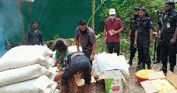 মানিকগঞ্জে অবৈধ সাবান কারখানায় র‌্যাবের অভিযান