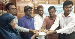 মেলান্দহে দুস্থ মহিলাদের সঞ্চয়ের টাকা বিতরণ