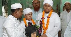 মাত্র ৭ মাসে কুরআনের হাফেজ হলেন ইতালির নাগরিক দুই ভাই
