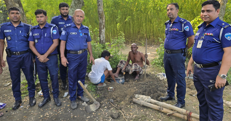 আসন্ন দুর্গাপূজা শান্তিপূর্ণ পরিবেশে উদযাপনের অংশ হিসেবেই এ বিশেষ অভিযান