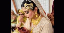 বিয়ে করলেন শবনম ফারিয়া, পাত্র কে 