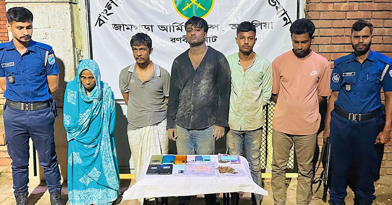 আশুলিয়ায় যৌথ বাহিনীর অভিযানে ইয়াবা-গাঁজাসহ আটক ৫