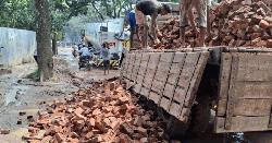 সখীপুর-কচুয়া সড়কে রাস্তা সংস্কার কাজ শুরু