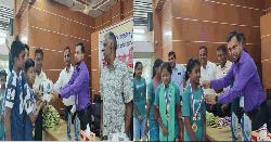জেলা পর্যায়ে চ্যাম্পিয়ন খানসামার দুই বিদ্যালয়ের ফুটবল দলকে সংবর্ধনা