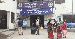 ভিসা জটিলতায় পর্যটক কমেছে বাংলাবান্ধা ইমিগ্রেশনে