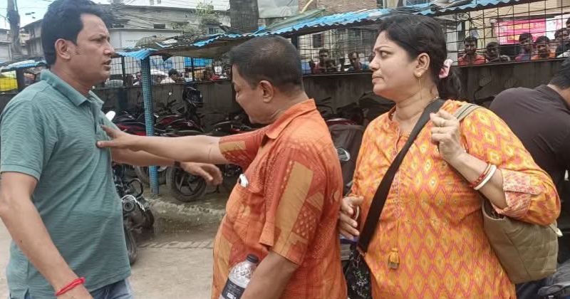 এক নারীকে ঘিরে দুই স্বামীর বিরোধ