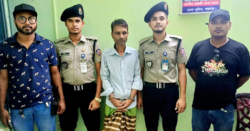 বিকেল সাড়ে ৪টার দিকে উপজেলার দন্ডপাল ইউনিয়নের প্রধানাবাদ শিমুলতলী গ্রামে তার নিজ বাড়ি থেকে এ ট্যাবলেট উদ্ধার করা হয়