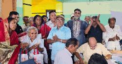 বগুড়ায় এমপি প্রার্থীর বাড়িতে শারদ শুভেচ্ছা  