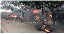 সংঘাতের আগুনে জ্বলছে পাহাড়  