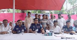 নাগরপুরে পূজামণ্ডপ পরিদর্শন করেন টাঙ্গাইলের পুলিশ সুপার