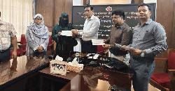 পাবনায় সড়ক দুর্ঘটনায় হতাহত পরিবারের মাঝে ৬৮ লাখ টাকার আর্থিক অনুদান প্রদান