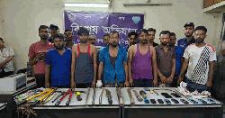 অস্ত্র ও মালামালসহ আন্তঃজেলা ১৪ ডাকাত গ্রেপ্তার