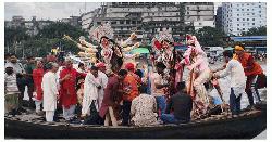প্রতিমা বিসর্জনের মধ্য দিয়ে শেষ হলো শারদীয় দুর্গোৎসব