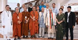 প্রবারণা পূর্ণিমা উপলক্ষে প্রধান উপদেষ্টার সঙ্গে বৌদ্ধ ধর্মীয় নেতৃবৃন্দের শুভেচ্ছা বিনিময়