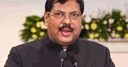 বিচার চলাকালে প্রধান বিচারপতির দিকে জুতা নিক্ষেপ