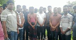 গ্রেফতারি পরোয়ানাভুক্ত আসামির হামলায় দুই পুলিশ সদস্য আহত