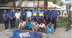 নিষেধাজ্ঞা অমান্য করে ইলিশ শিকার, আটক ৯  