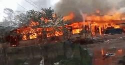 মীরসরাইয়ে অগ্নিকাণ্ডে ১১ বসতঘর ছাই  