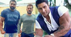 পাঞ্জাবি অভিনেতা ভারিন্দর সিং ঘুমান আর নেই