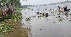 শাপলা তুলতে গিয়ে নৌকা থেকে পড়ে শিশুর মৃত্যু 